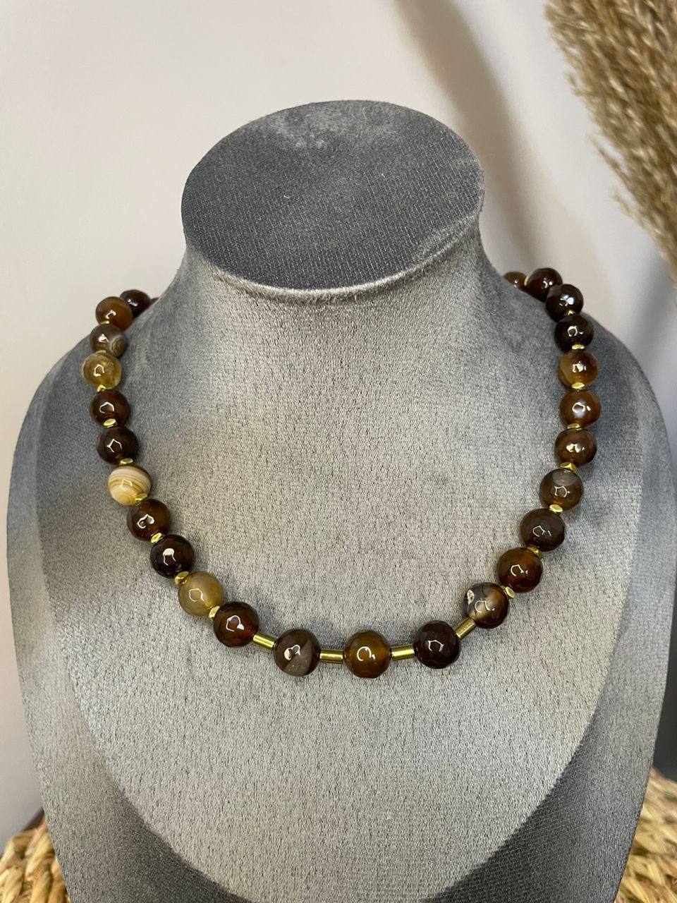 سلسل من حجر العقيق