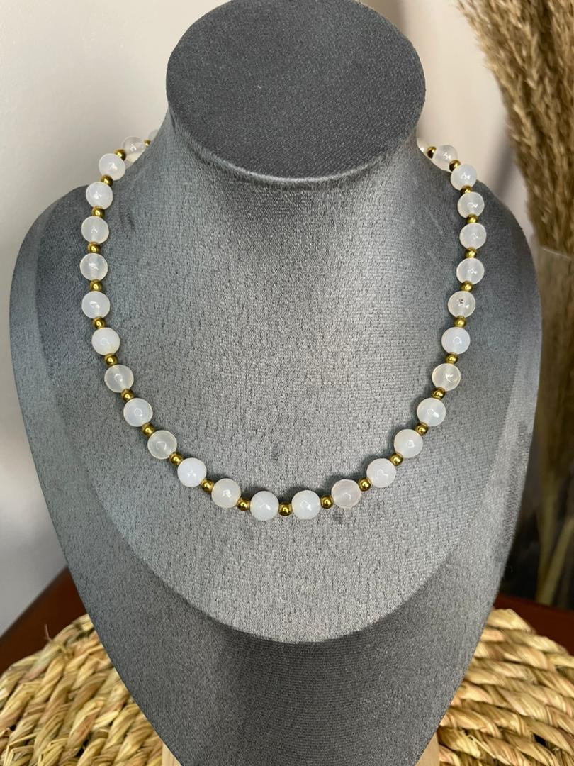 سلسل من حجر العقيق