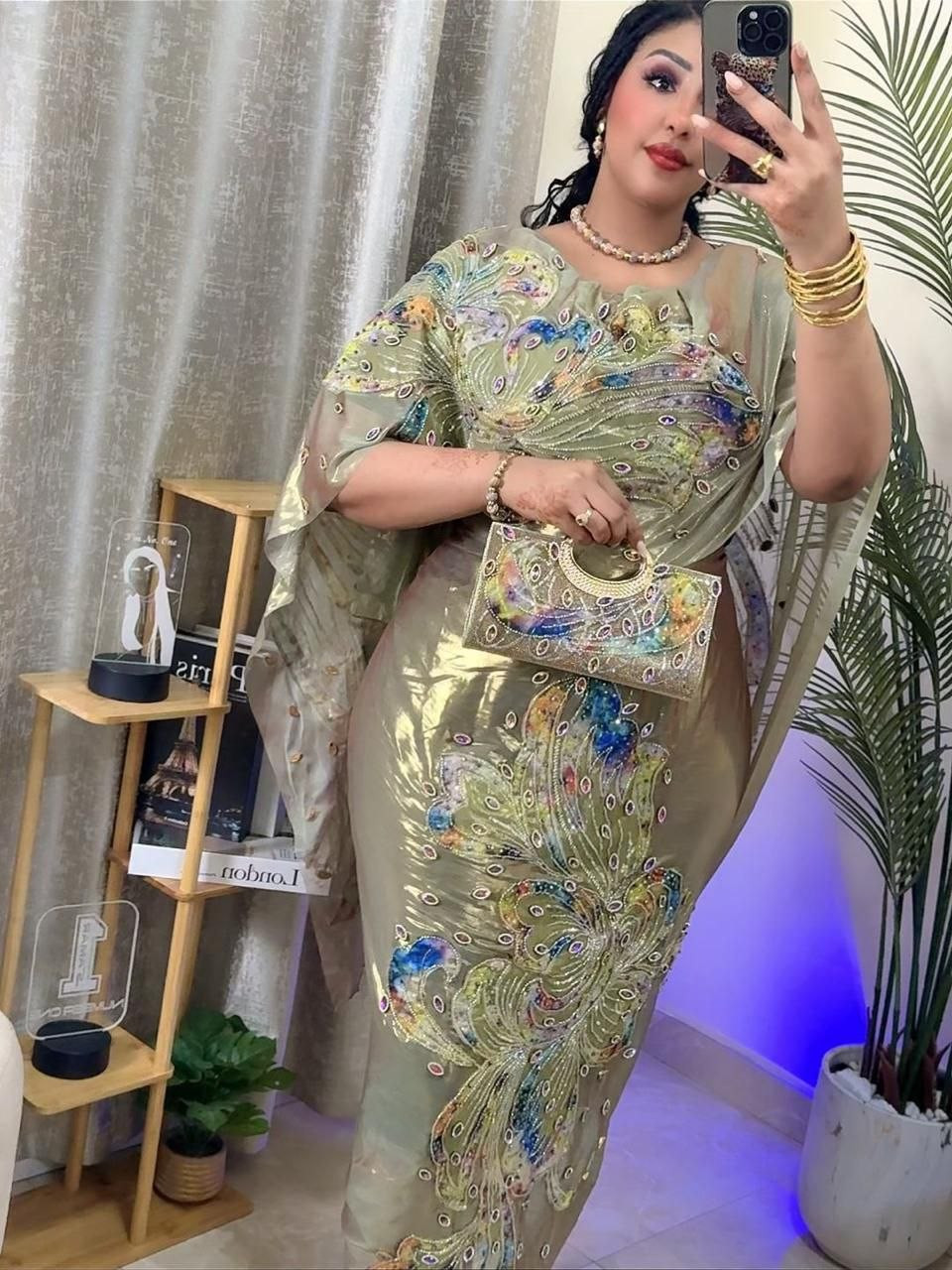 توب لامي مشغول مع الشنطه