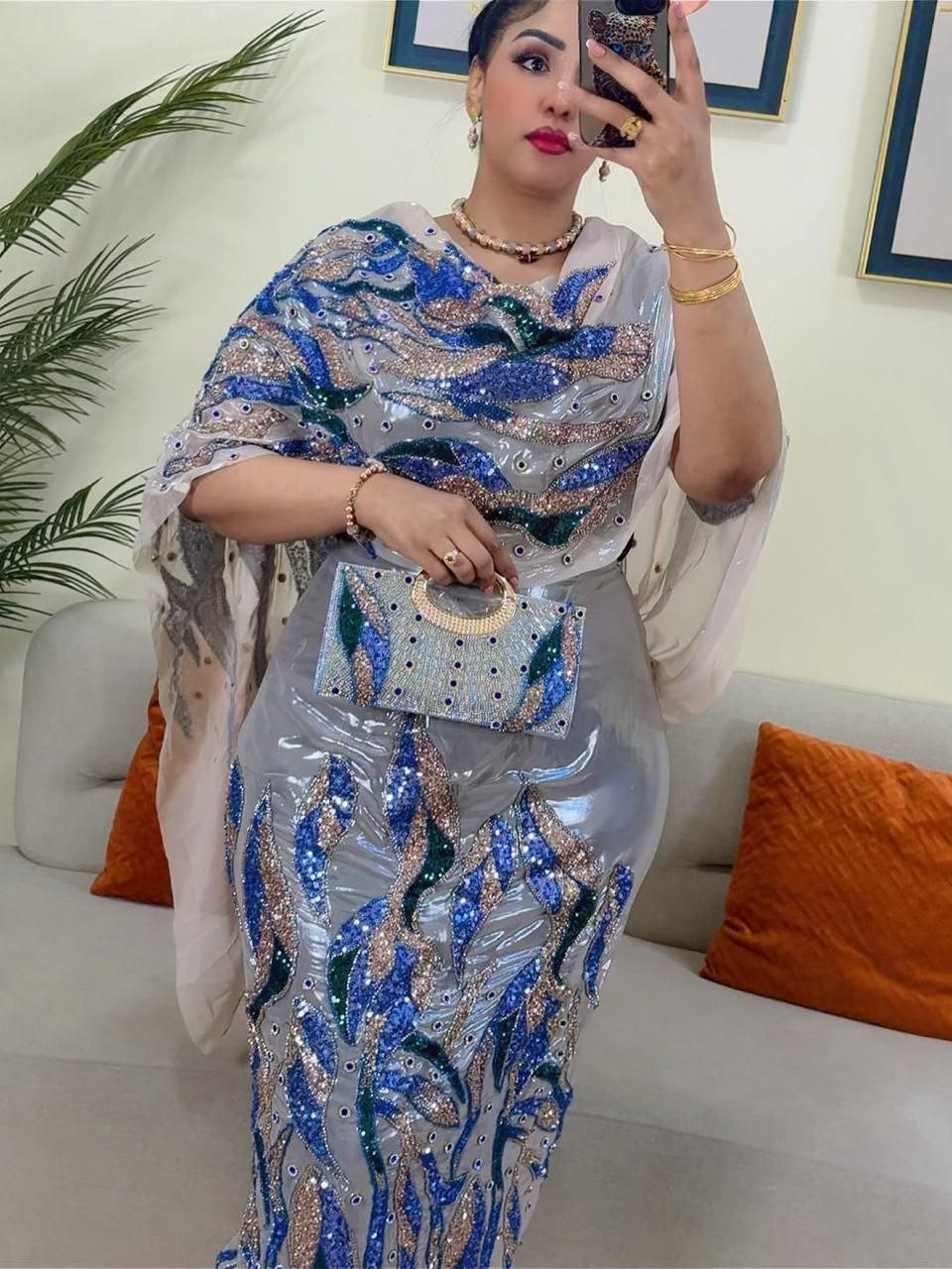 توب لامي مشغول مع الشنطه