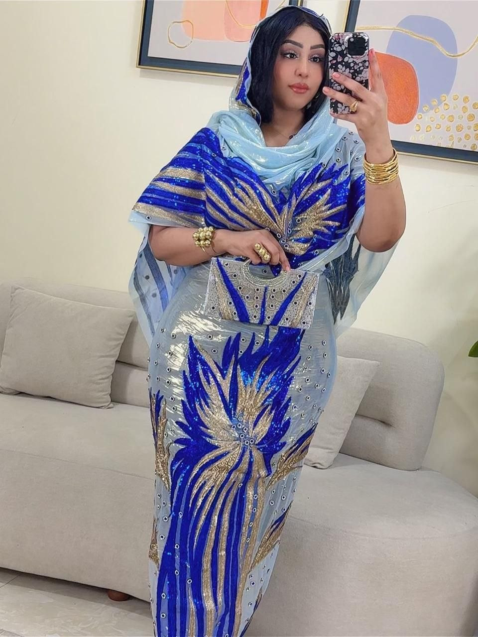 توب لامي مشغول مع الشنطه