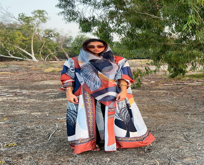 Magestic Garden  عباية مطبوعة