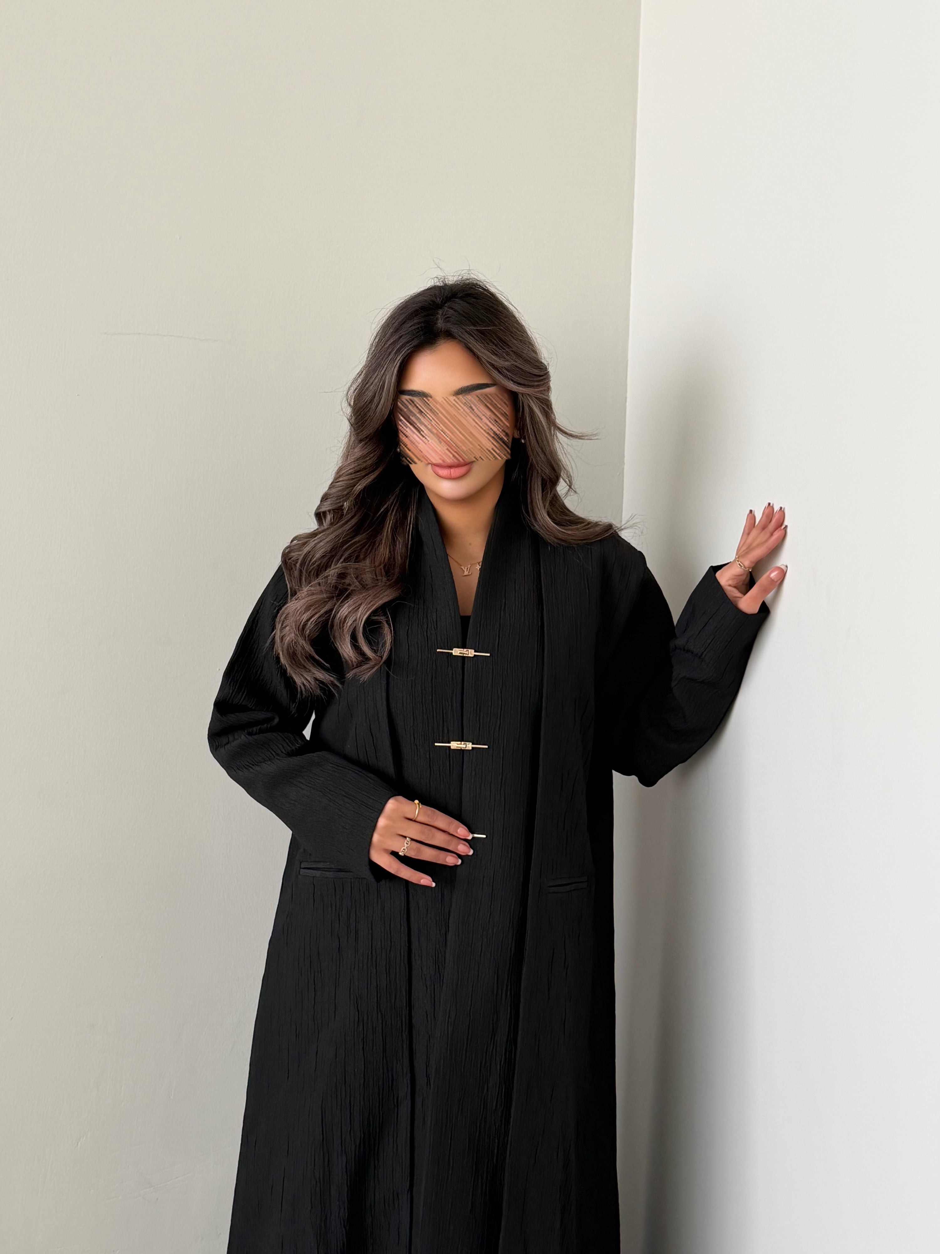 عباية بليزر مع ازرار ذهبية