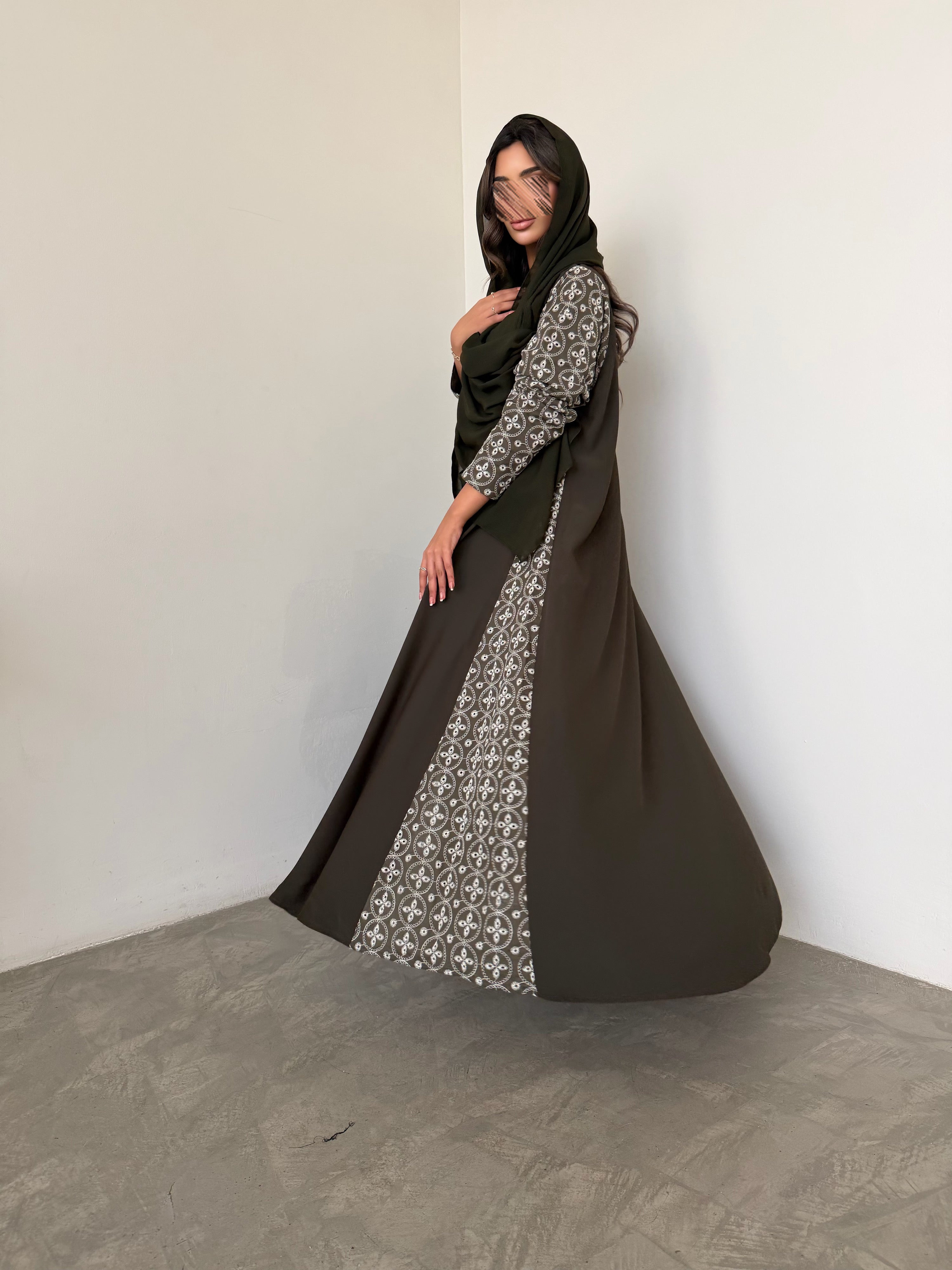 عباية كريب مع تدخيلة لنن هندي